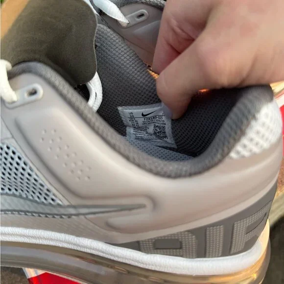 Nike Men's Air Max 2013 - Picture 2 of 4